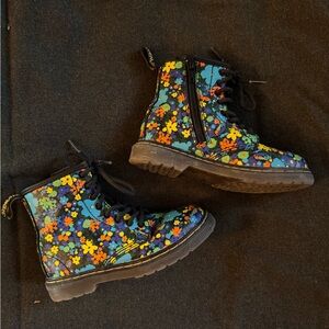 Dr Marten Delaney Floral Combat Boots w/ Zipper